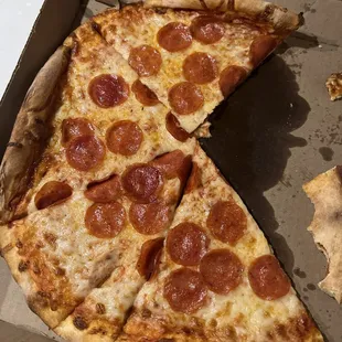 Chuckee cheese pizza