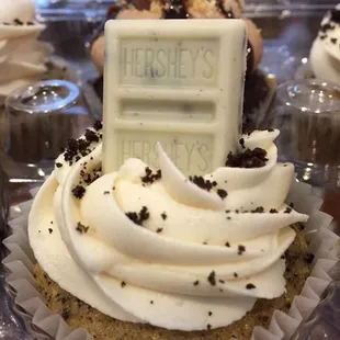 Chocolate Cookie Cupcakes