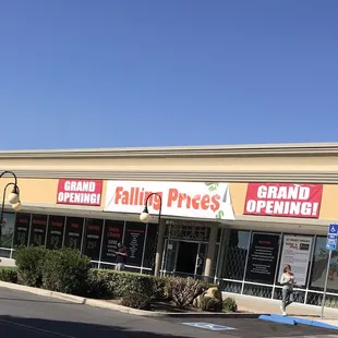 Falling prices. Grand Opening. Next to El Patio at the old outlets in Tracy.