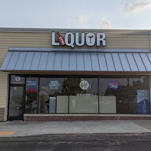 the front of a liquor store