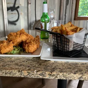 Live music and food. First visit to this HarCo landmark.