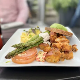 Scrambled Egg &amp; Goat Cheese Toast (550 cal.)