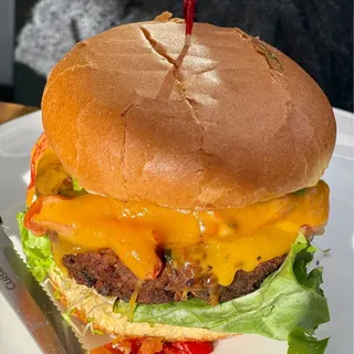 Vegetarian Famburger (770 cal.)