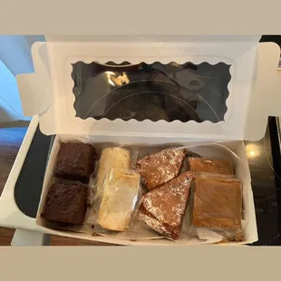 2 Hazelnut Stuffed Blondies, 2 Fig Bar, 2 Italian Chocolate Brownie and 2 Caramel Espresso Bar.