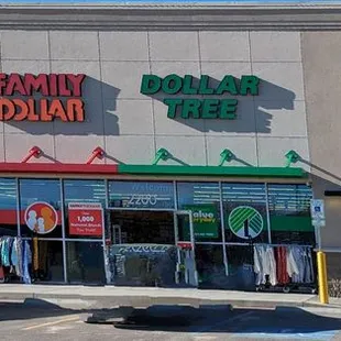 Just opened right next to the Dollar General in Oracle.