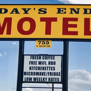 Motel that has accommodated me extremely well, and is super close to an eatery/snack store!