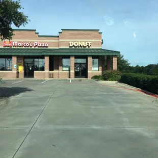 the front of a donut shop