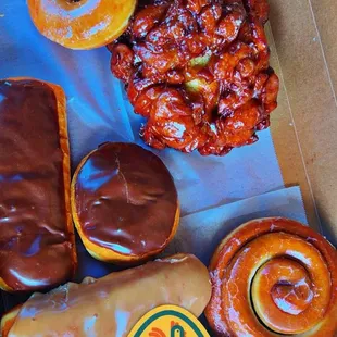 food, dough desserts, donuts