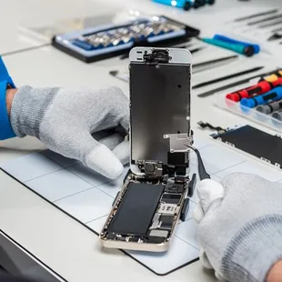 GET YOUR BROKEN IPHONE FIXED BY WICHITA'S BEST TECHS