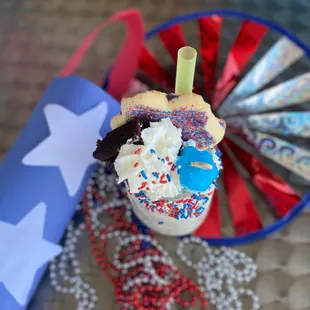 food, dessert, cupcakes