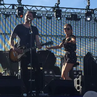 Jessie James decker!