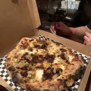 Chorizó y papas pizza!