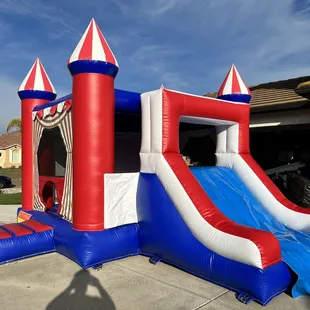 2 in 1 Carnival Combo Bounce House - Perfect for fall ages