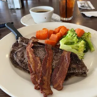 Yummy live from family palace