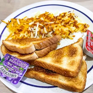 a plate of breakfast food