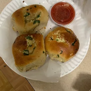 garlic knots 3 for 1$