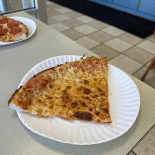 Cheese pizza slice