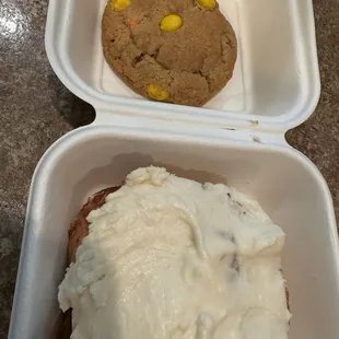 Cinnamon roll and cookie