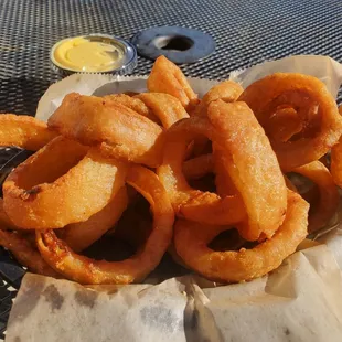 So good! Basket of nice thick and crispy onion rings. $7!!!