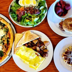 Breakfast, lunch &amp; pizza