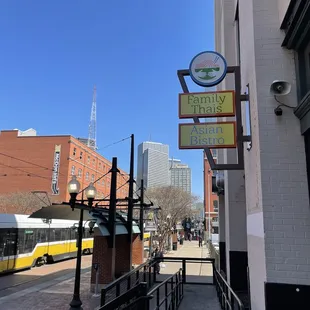 Family Thais Asian Bistro - Exterior