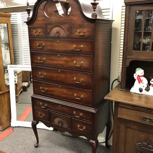 Henredon Bonnet Top High Boy