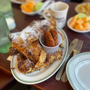 french toast with powdered sugar