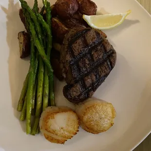 Filet Mignon &amp; Scallops