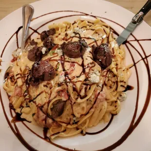 Gorgonzola steak pasta