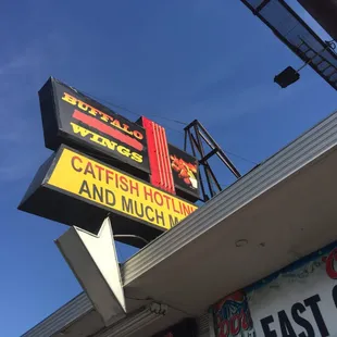 Famous Buffalo Wings Signage