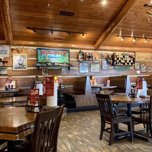 ows the dining area