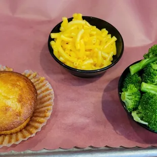 Kids mac n cheese w/ broccoli
