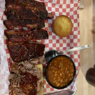 ST LOUIS RIB-N-MEAT with GEORGIA CHOPPED PORK