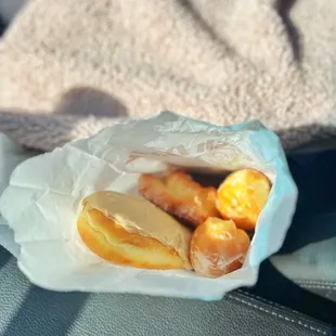 Super nice owner, gave me extra minis ;-)   | www.moniquedao.com