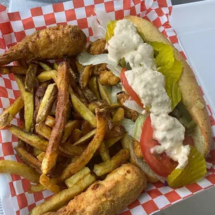 #POBOYS#REALCATFISH#LUMPCRABSTUFFEDSHRIMP#HOMEMADETARTAR#HOMEMADEBANANAPUDDING