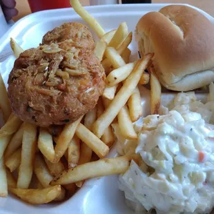Crab cake platter.