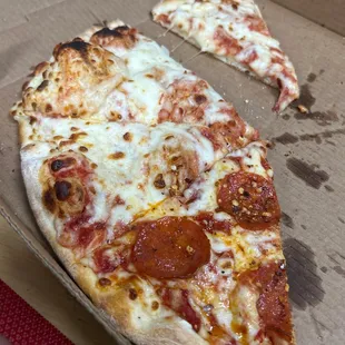 Fast service. Pizza was better than I expected and I don&apos;t usually leave reviews but this is a hole in the wall pizza joint!