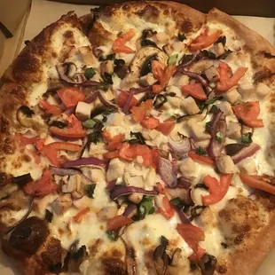 Famous chicken pizza