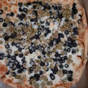 14&quot; with black and green olives, no sauce.