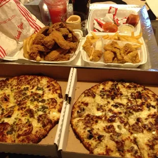 Fried wing and fried catfish... Partying it up with magoos pizza!