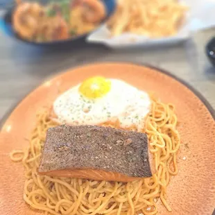 Garlic Noodles with Salmon .....and egg on top