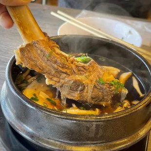 Stone Bowl Soup，这大骨相当可以