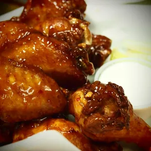 food, bbq chicken, bbq wings, poultry, chicken, fried chicken wings, fried chicken, chicken wings, chicken wings and fried chicken