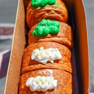 Classic &amp; Coconut Pandan Spiral Croissant (@joeynht)