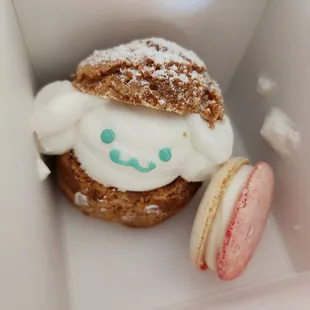 cream puff and macaron