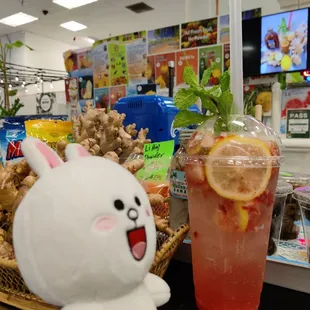 Sparkling Strawberry Lemonade