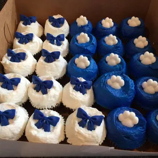 Another angle of cupcakes (I added toppers)
