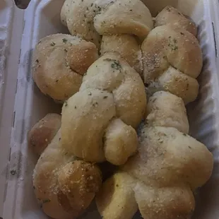 Garlic knot