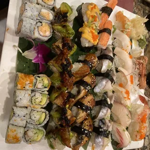 Look at that line up! Shrimp, Mackerel, Salmon,Scallop, Eel and more! Delicious!