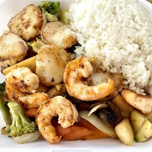 Lunch portion size Shrimp and scallops hibachi.